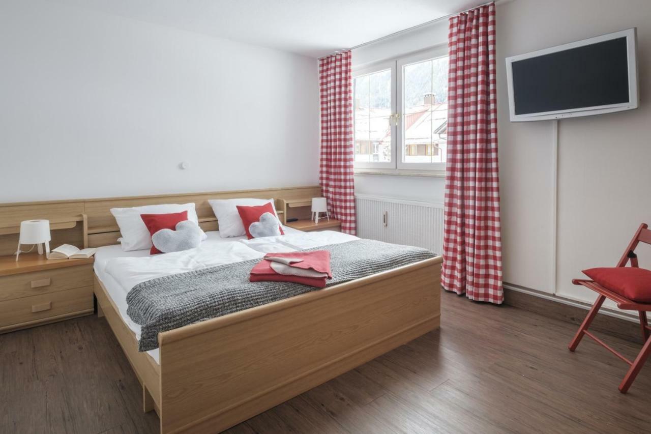 Ferienwohnungen Dorfhaus Oberstdorf Zewnętrze zdjęcie